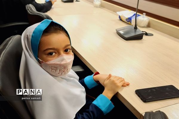 تقدیر از دانش‌آموزان  منتخب منطقه ۱۳ در تولید محتوای دهه بصیرت