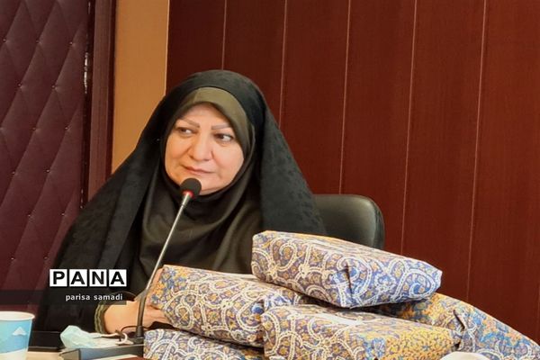 تقدیر از دانش‌آموزان  منتخب منطقه ۱۳ در تولید محتوای دهه بصیرت