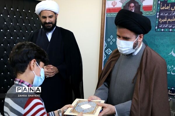 تقدیر از حافظان، قاریان قرآن و فعالان نمازدر شهرستان پردیس