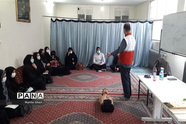 برگزاری دوره آموزشی امداد و کمک‌های اولیه در جوادآباد