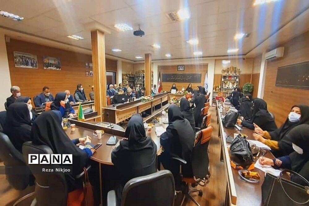 تبیین طرح‌ها و برنامه‌های آموزش ابتدایی در بهارستان یک