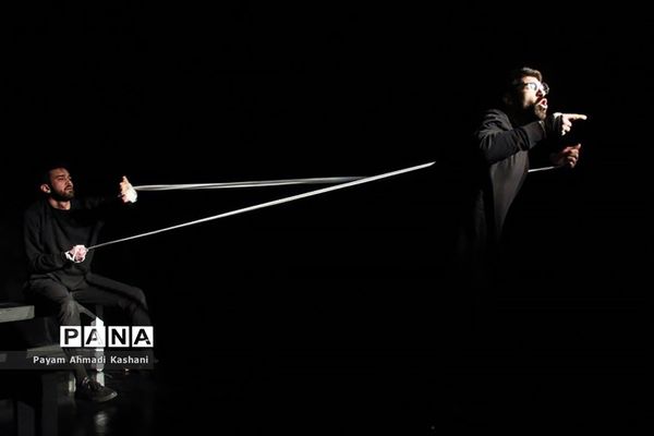 اجرای نمایش اسپانیایی «از تپش افتاده»