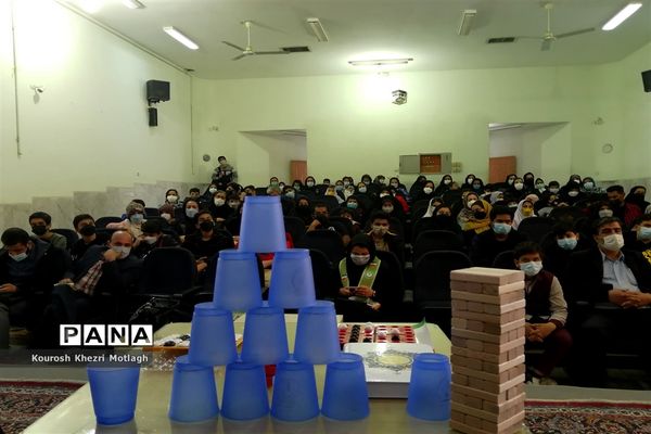 آماده‌سازی دانش‌آموزان منتخب المپیاد رویش برای مرحله استانی در شهرستان کازرون