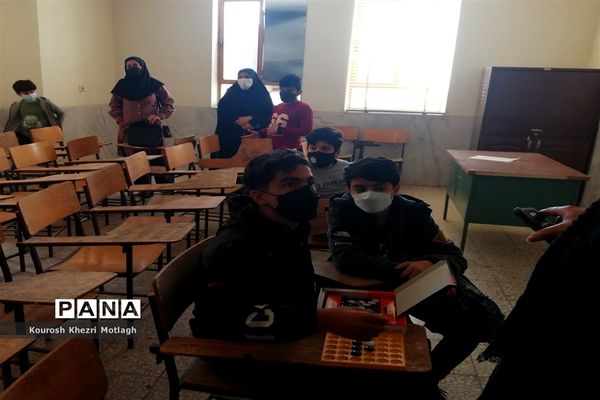 آماده‌سازی دانش‌آموزان منتخب المپیاد رویش برای مرحله استانی در شهرستان کازرون