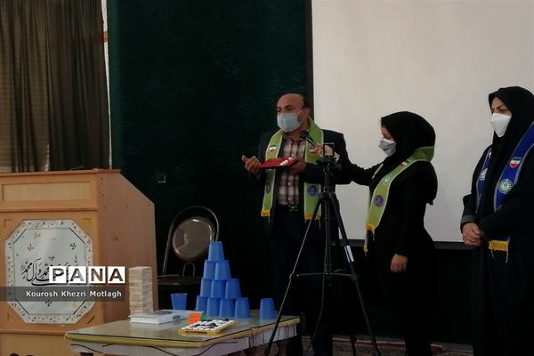 آماده‌سازی دانش‌آموزان منتخب المپیاد رویش برای مرحله استانی در شهرستان کازرون