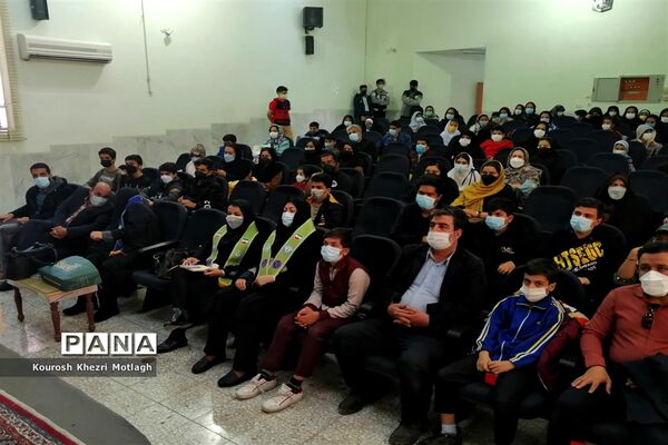 آماده‌سازی دانش‌آموزان منتخب المپیاد رویش برای مرحله استانی در شهرستان کازرون