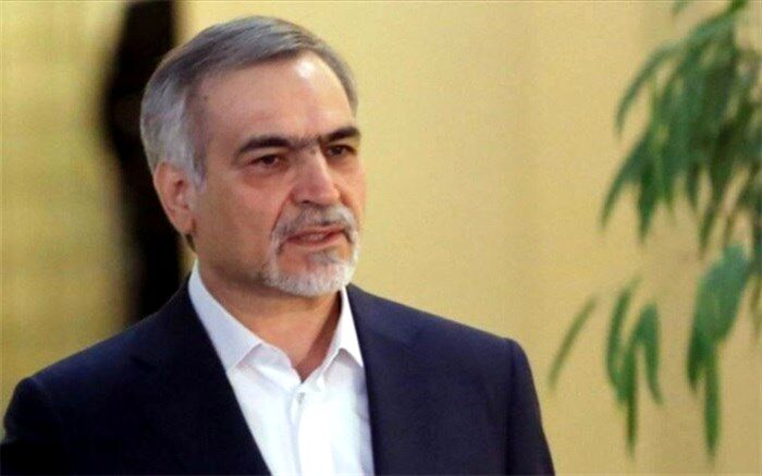 حسین فریدون در زندان اوین دوران محکومیتش را می‌گذراند