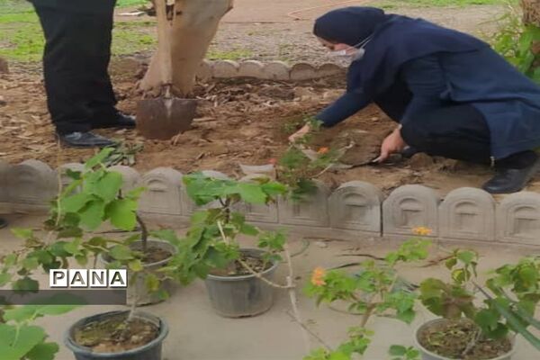 آیین نهال کاری توسط مدافعان سلامت در شهرستان کارون