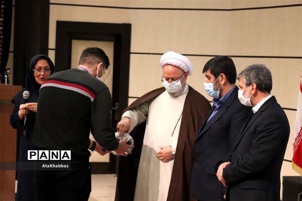 اولین جشنواره 18به همراه تجلیل از مادران شهدا و مدافعان سلامت