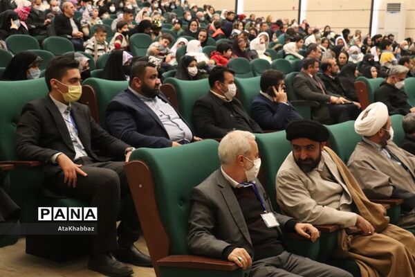 اولین جشنواره 18به همراه تجلیل از مادران شهدا و مدافعان سلامت