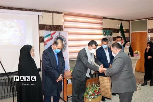 گرامیداشت هفته شوراهای آموزش و پرورش