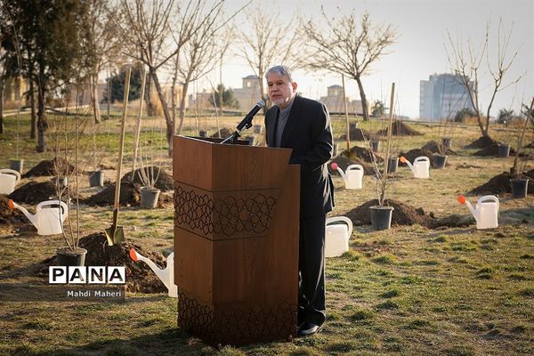 مراسم درختکاری در پارک پردیسان