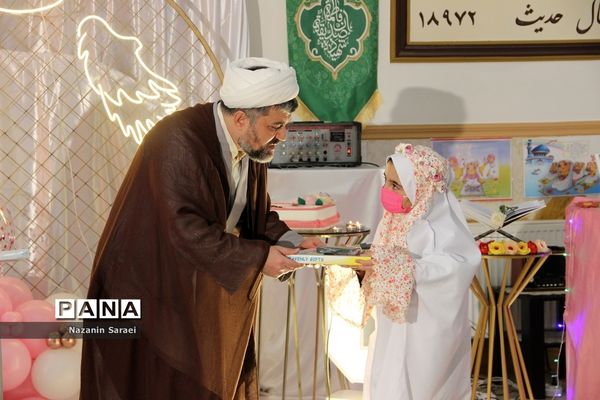 جشن عبادت دانش‌آموزان آموزشگاه شاهد فاطمه‌الزهرا(س) اسلامشهر