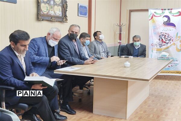 گرامیداشت روز زن در آموزش و پرورش امیدیه