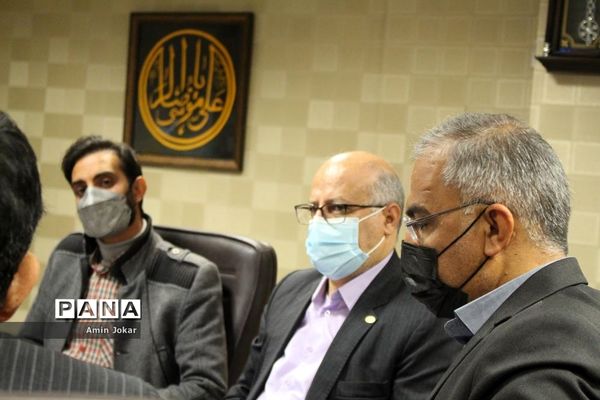 نشست هم‌اندیشی کمیته دانش‌آموزی و فرهنگیان ستاد دهه فجر استان فارس