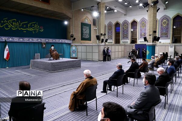 دیدار جمعی از مداحان اهل بیت(ع) با مقام معظم رهبری