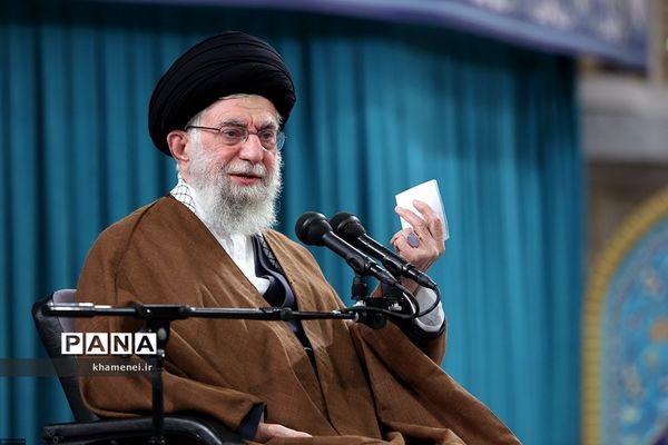 دیدار جمعی از مداحان اهل بیت(ع) با مقام معظم رهبری