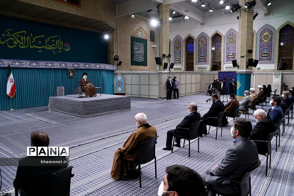 دیدار جمعی از مداحان اهل بیت(ع) با مقام معظم رهبری