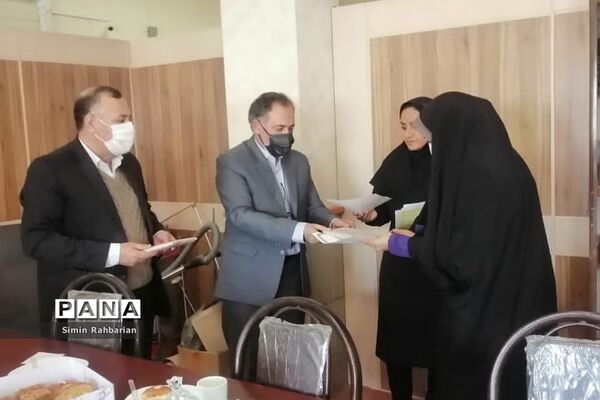 مراسم تقدیر از بانوان آموزش و پرورش به مناسبت روز زن در پردیس