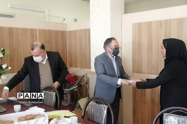 مراسم تقدیر از بانوان آموزش و پرورش به مناسبت روز زن در پردیس