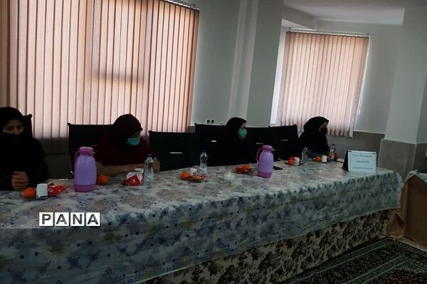 تقدیر از بانوان شاغل اداری آموزش و پرورش رودهن