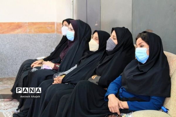 تجلیل از بانوان شاغل در اداره آموزش و پرورش شهرستان بوشهر