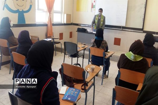 بازدید مسئولان سازمان دانش‌آموزی از کلاس‌های ضمن خدمت بازمهندسی مربیان تشکیلات