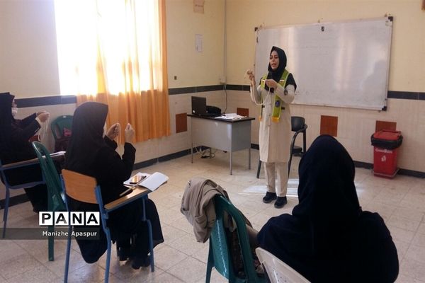 بازدید مسئولان سازمان دانش‌آموزی از کلاس‌های ضمن خدمت بازمهندسی مربیان تشکیلات