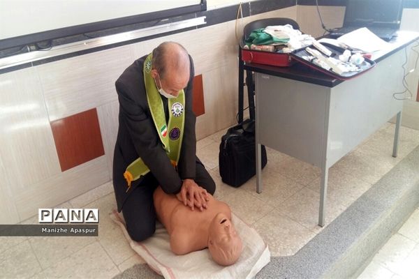 بازدید مسئولان سازمان دانش‌آموزی از کلاس‌های ضمن خدمت بازمهندسی مربیان تشکیلات