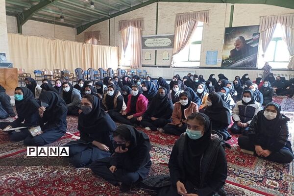 برگزاری جشن روز مادر در دبیرستان نرجسیه