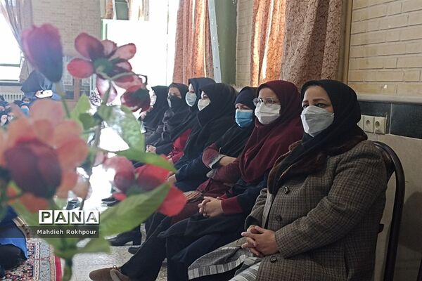 برگزاری جشن روز مادر در دبیرستان نرجسیه