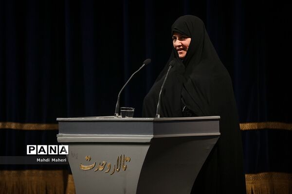 مراسم بزرگداشت روز زن در تالار وحدت