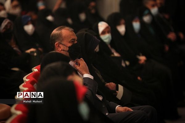 مراسم بزرگداشت روز زن در تالار وحدت