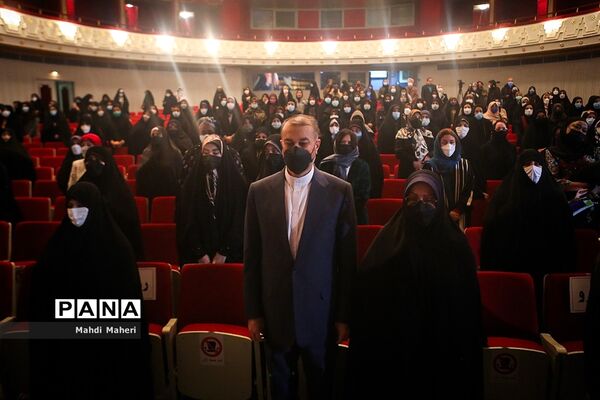 مراسم بزرگداشت روز زن در تالار وحدت