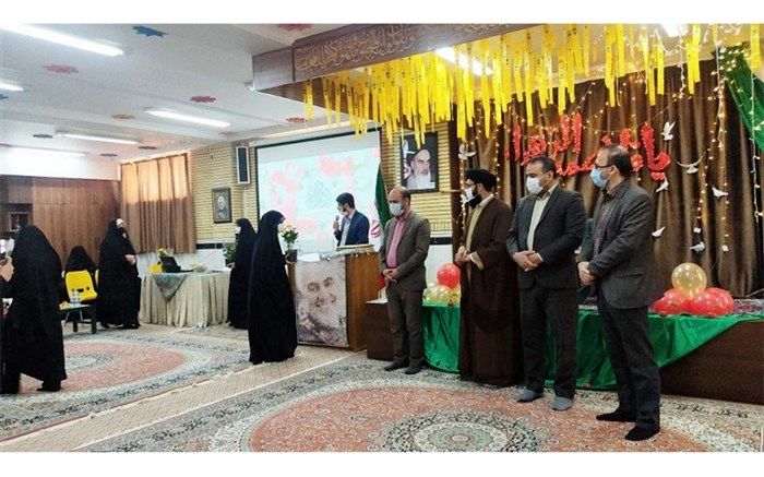 برگزاری مراسم روز زن در هنرستان صباری قم