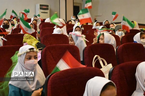 جشن ولادت حضرت زهرا و تقدیر از بانوان فرهنگی در گلوگاه