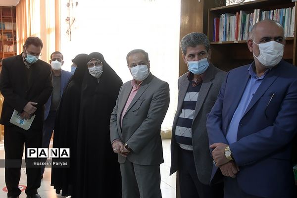 بازدید علیرضا کاظمی از دبیرخانه دریافت آثار بیست و دومین فراخوان ملی پرسش مهر ریاست جمهوری