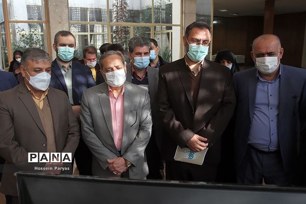 بازدید علیرضا کاظمی از دبیرخانه دریافت آثار بیست و دومین فراخوان ملی پرسش مهر ریاست جمهوری