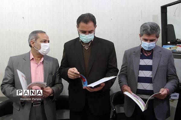 بازدید علیرضا کاظمی از دبیرخانه دریافت آثار بیست و دومین فراخوان ملی پرسش مهر ریاست جمهوری