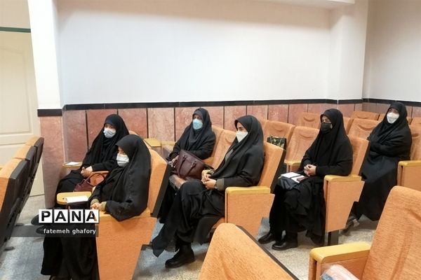 جلسه آموزشی مربیان پیشتاز شهرستان دماوند