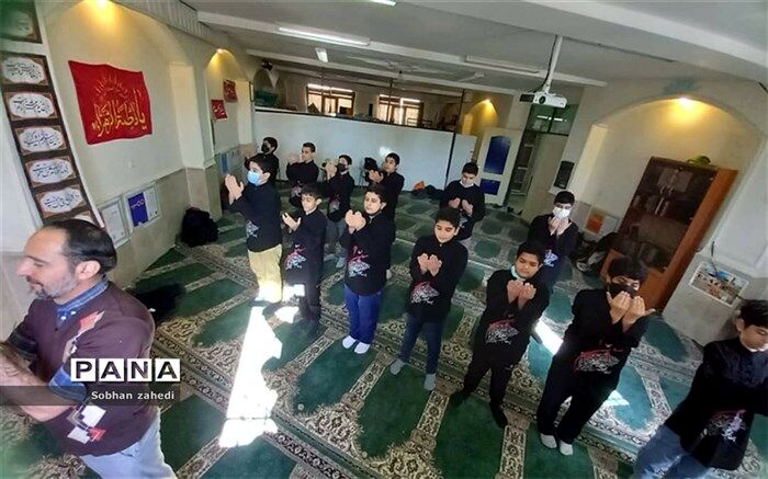 نماز جماعت در مدارس عامل پیوند نماز و دانش‌آموز است