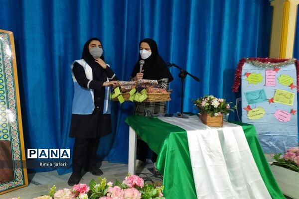 برگزاری جشن‌ فاطمی در دبیرستان شاهد مطهره