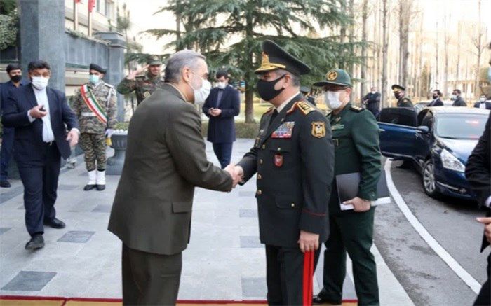 گفت‌وگوی وزیر دفاع جمهوری اسلامی ایران با وزیر دفاع جمهوری آذربایجان