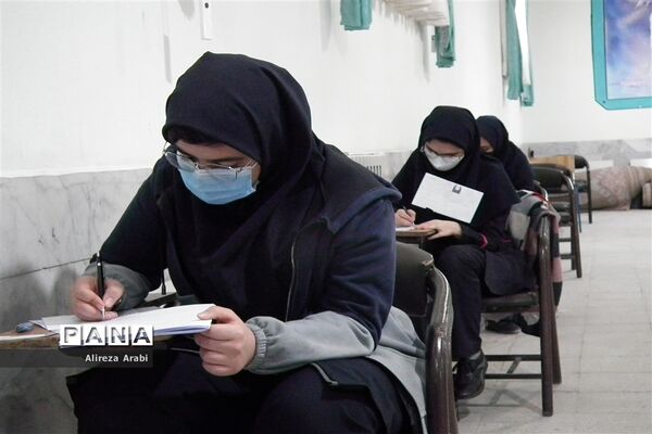 برگزاری المپیادهای ریاضی و زیست در دبیرستان شاهد مطهره