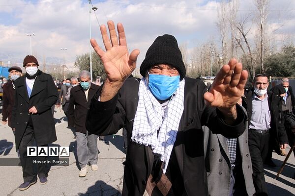 راهپیمایی  نمازگزاران تهرانی در حمایت از مردم مظلوم یمن