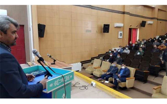 مدیر مدرسه یعنی تمام تعلیم و تربیت