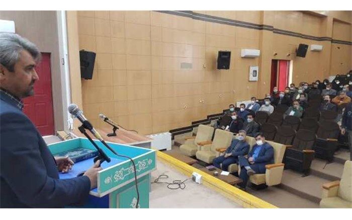 مدیر مدرسه یعنی تمام تعلیم و تربیت