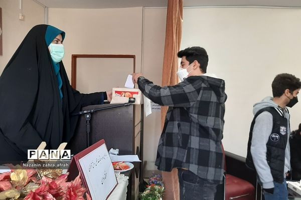 برگزاری انتخابات مجلس دانش‌آموزی پسران‌ در رودهن