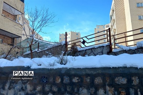 روز دل انگیز برفی درمنظریه شهرکرد