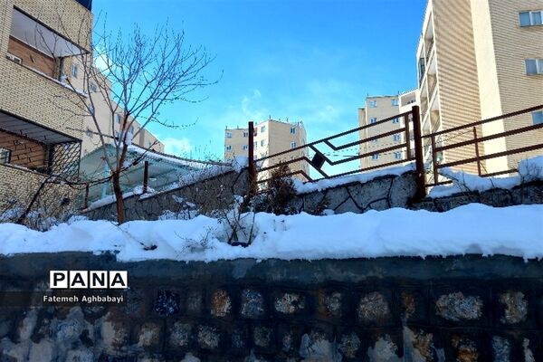 روز دل انگیز برفی درمنظریه شهرکرد